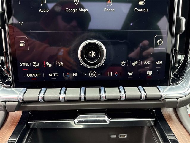 Used 2025 GMC Yukon Denali w/ Sun & Power Step Package image 23