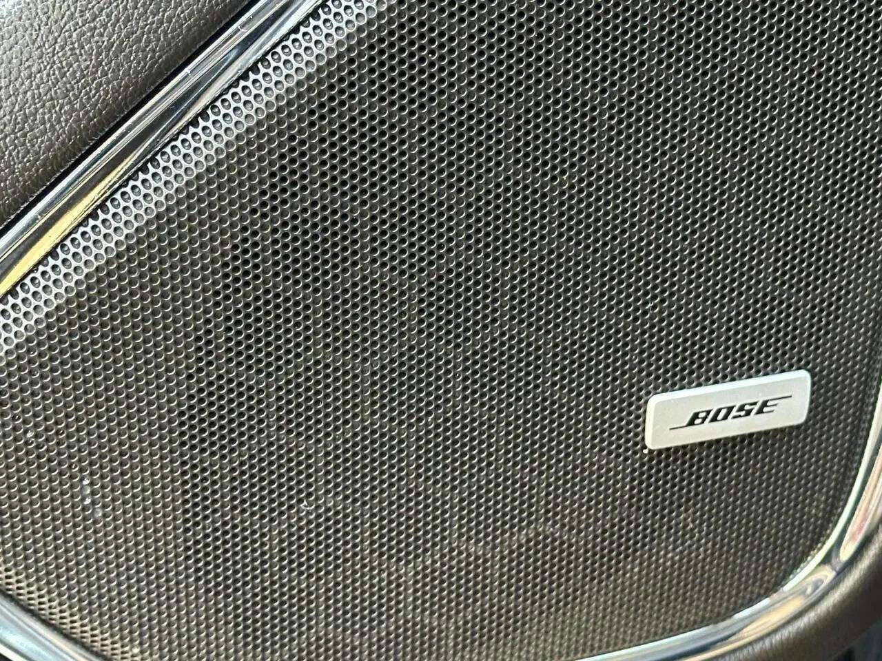 Used 2020 Chevrolet Suburban Premier AWD/4WD image 12