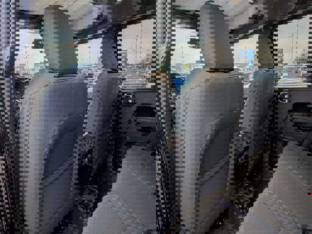 Used 2024 Jeep Gladiator Sport image 14