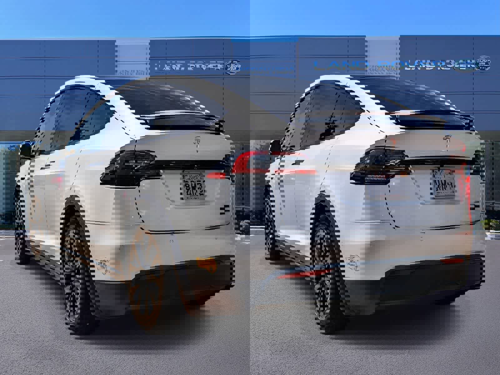 Used 2022 Tesla Model X Plaid image 6