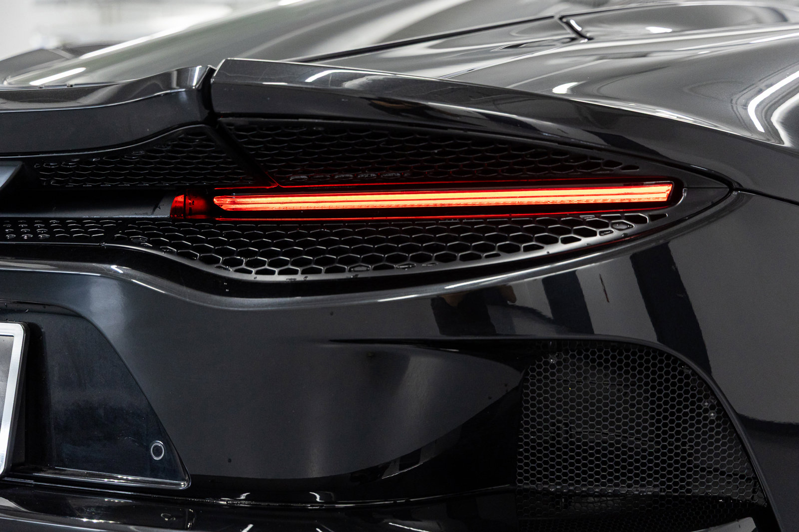 Used 2020 McLaren GT image 20