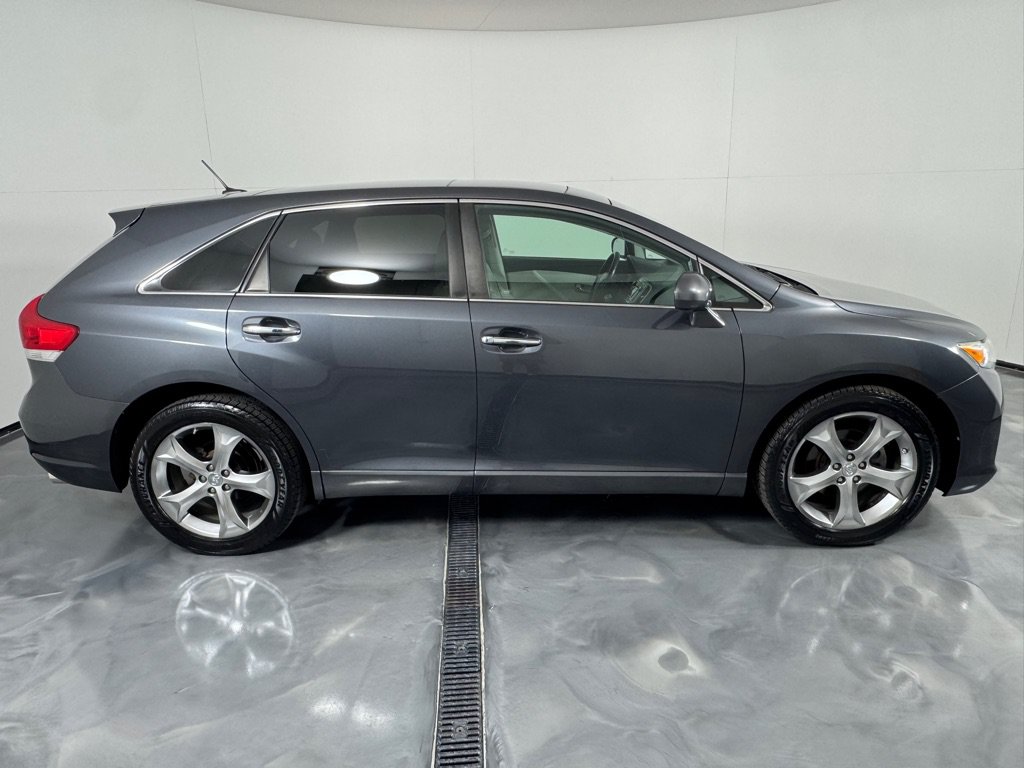 Used 2010 Toyota Venza AWD image 4