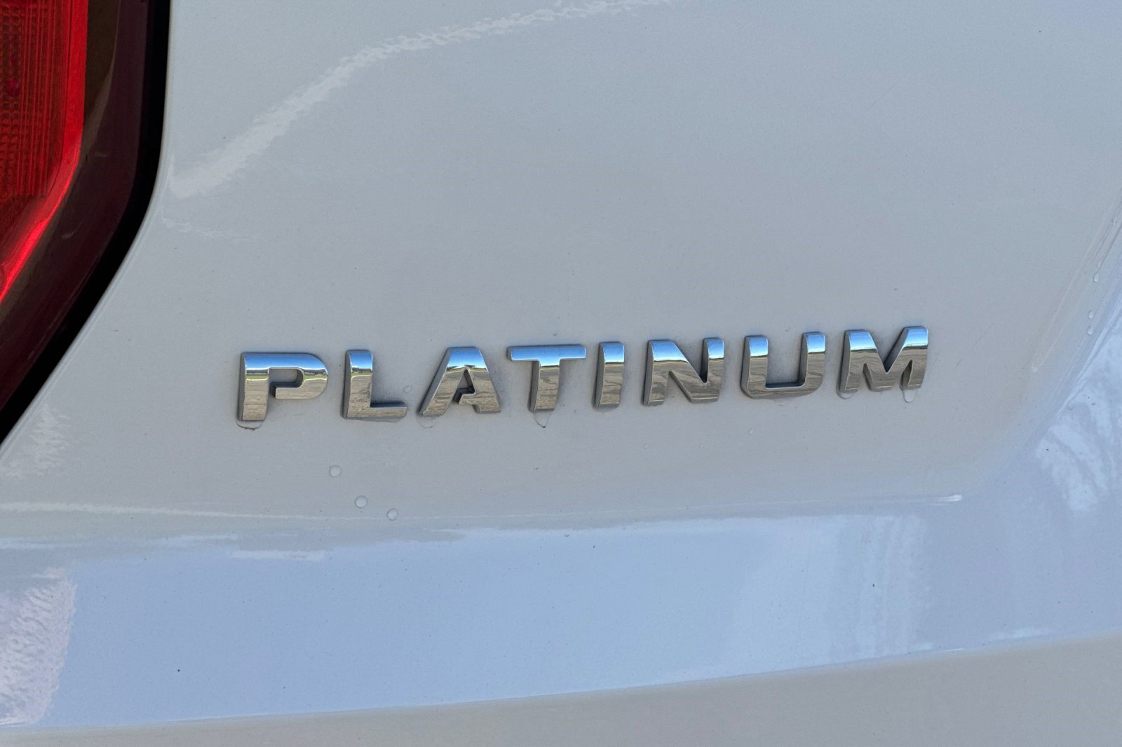 Used 2017 Ford Explorer Platinum image 39