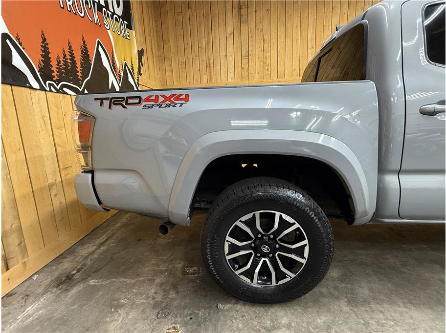 Used 2020 Toyota Tacoma TRD Sport AWD/4WD image 5