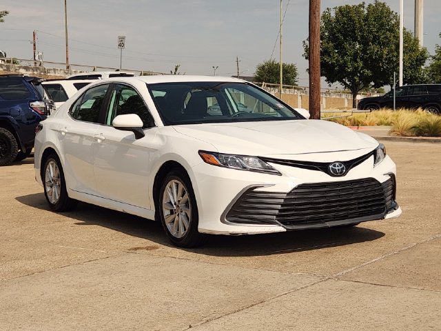 Used 2024 Toyota Camry LE FWD image 2
