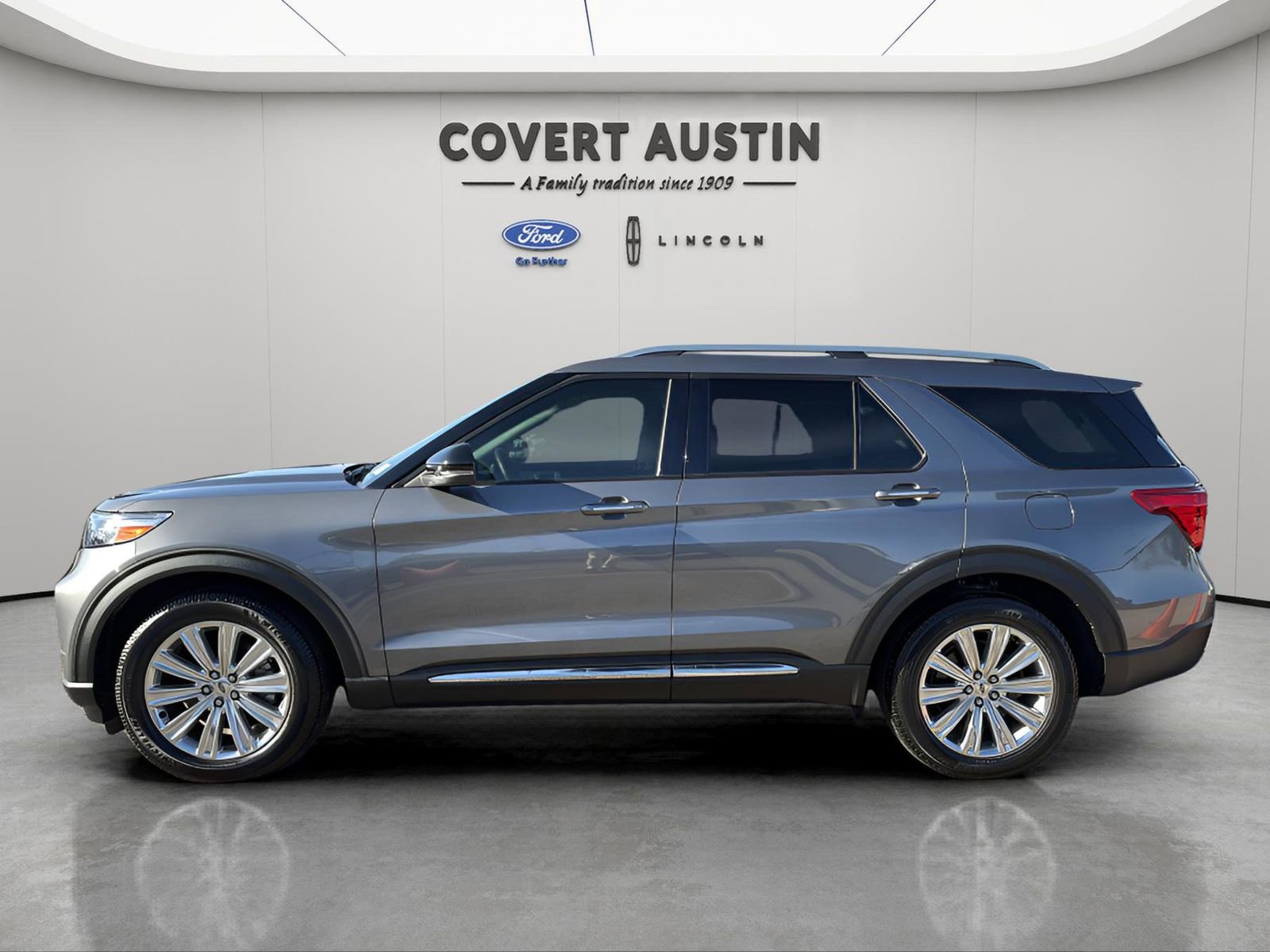 Used 2021 Ford Explorer Limited w/ Hybrid Equipment Group 310A image 2