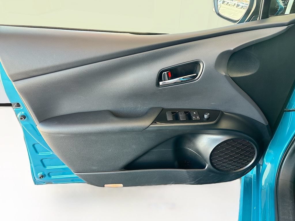 Certified 2021 Toyota Prius Prime Limited w/ Carpet Mat Package (TMS) FWD image 23