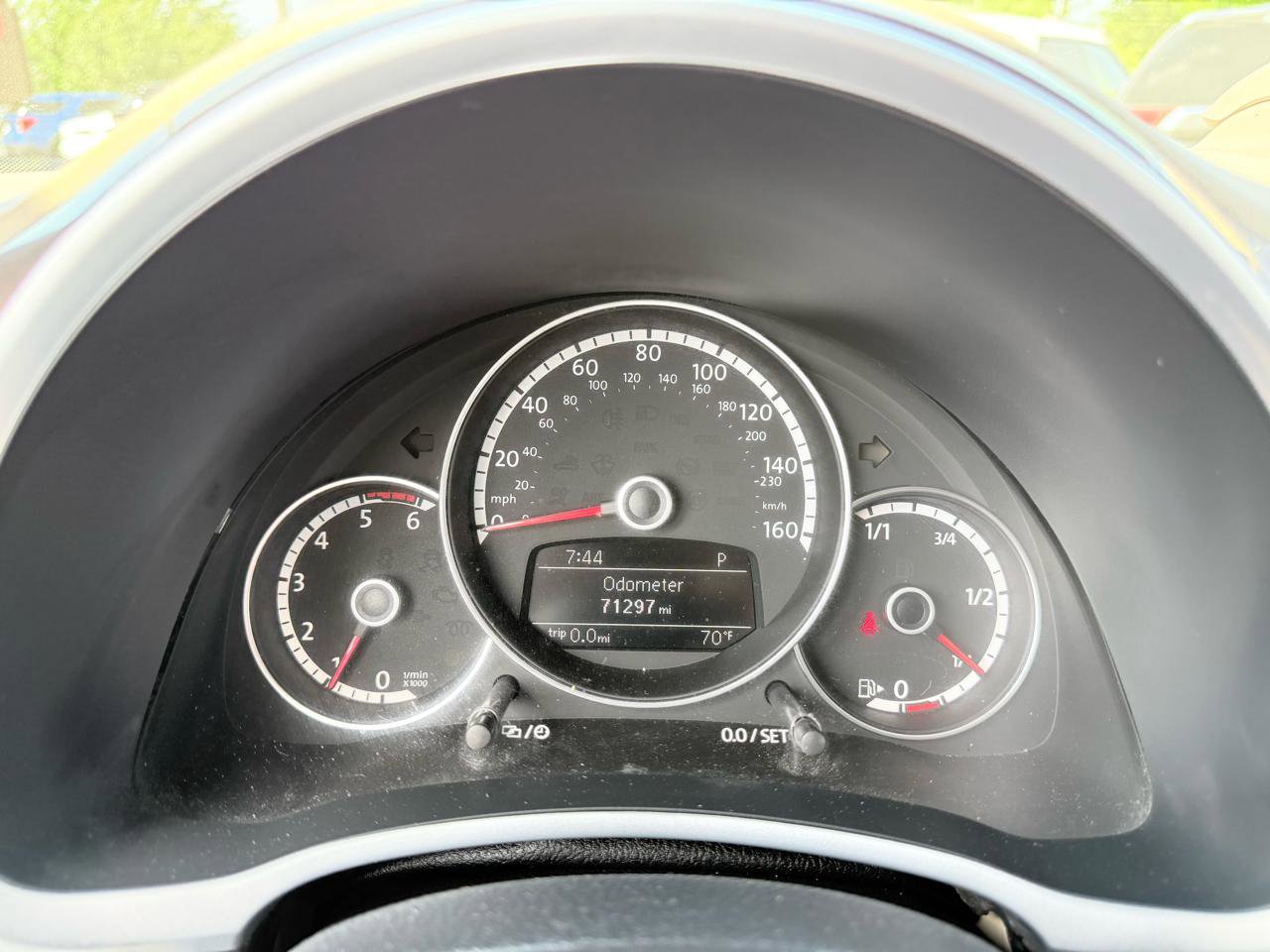 Used 2013 Volkswagen Beetle TDI FWD image 10