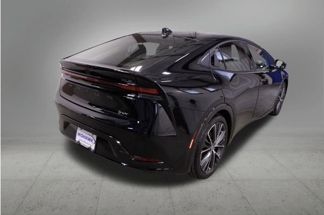 Used 2024 Toyota Prius XLE image 5