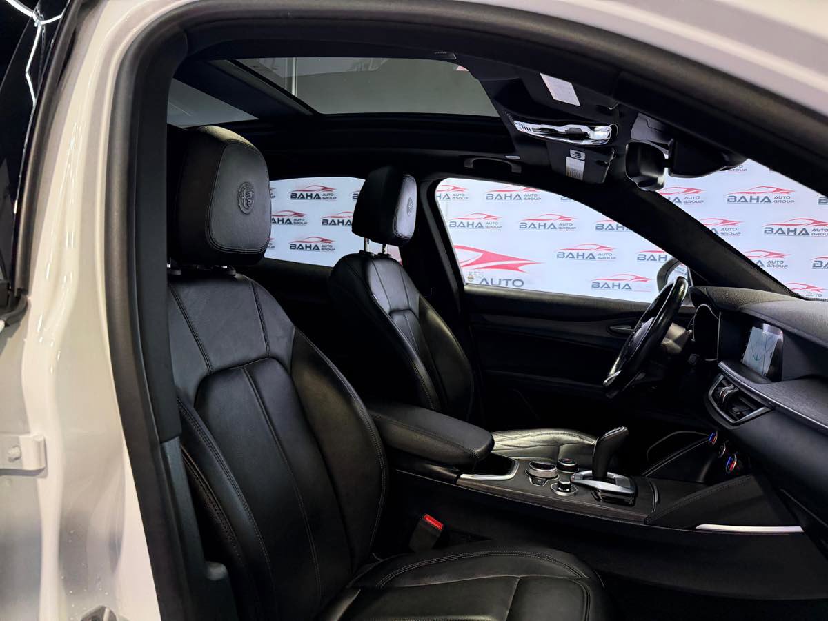 Used 2022 Alfa Romeo Stelvio Ti w/ Active Assist Plus Package image 35