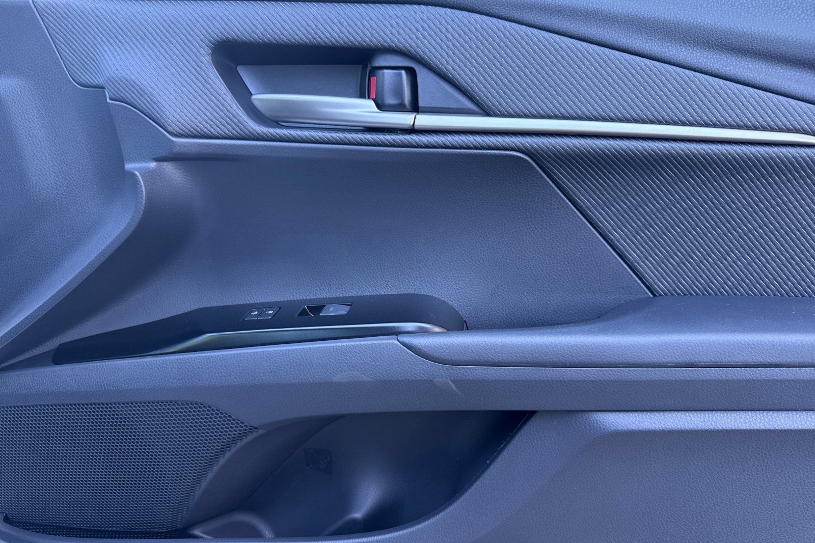 New 2025 Toyota Camry SE w/ Convenience Package FWD image 19