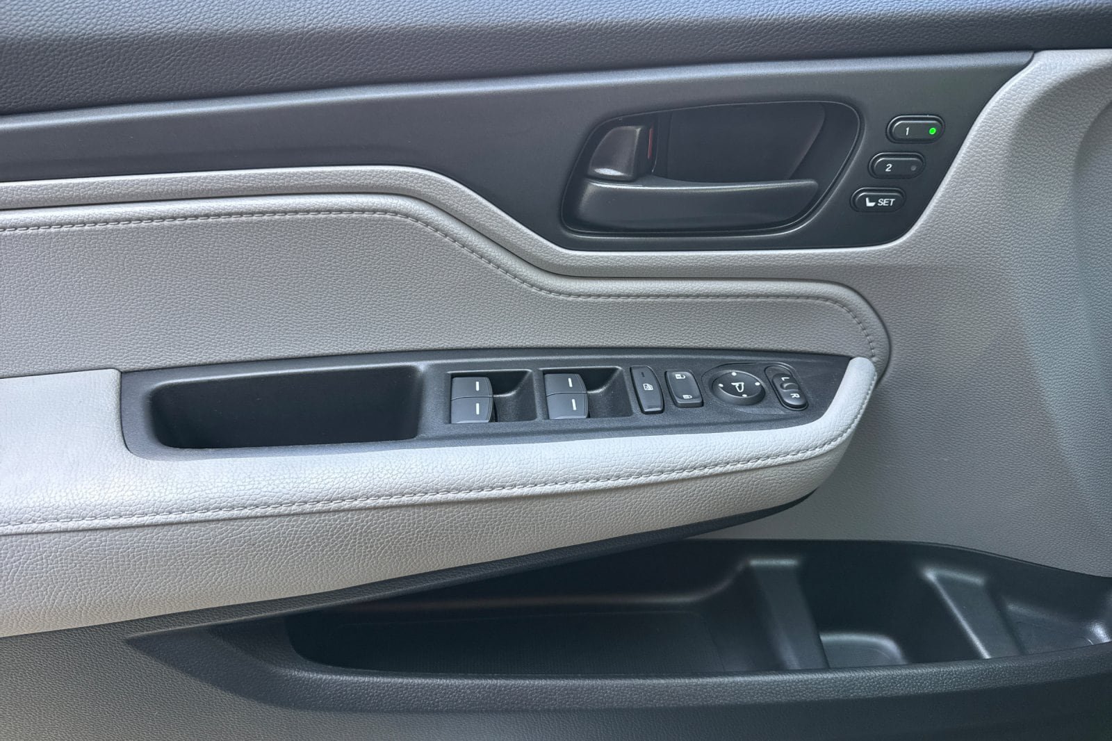 Used 2023 Honda Odyssey EX-L image 8