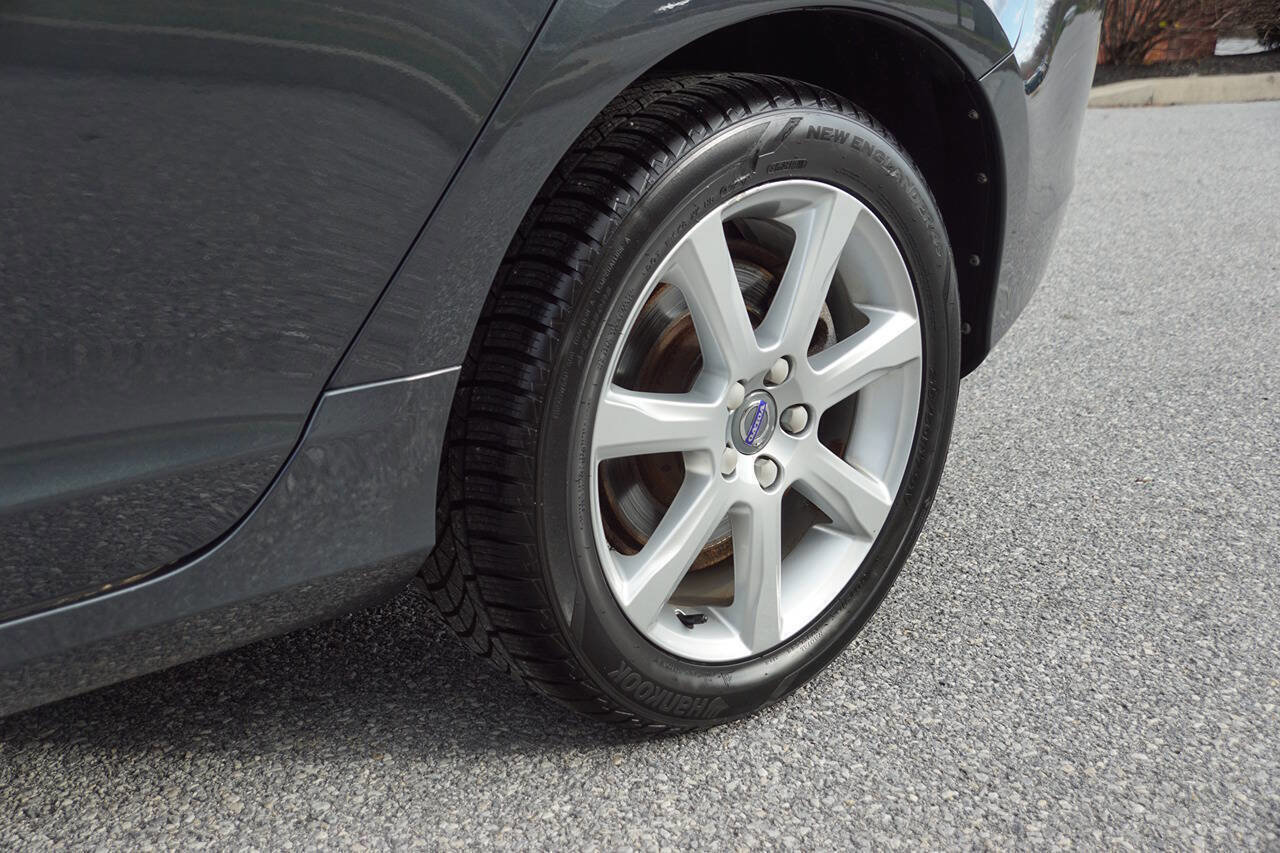 Used 2016 Volvo V60 T5 Premier w/ Convenience Package image 17