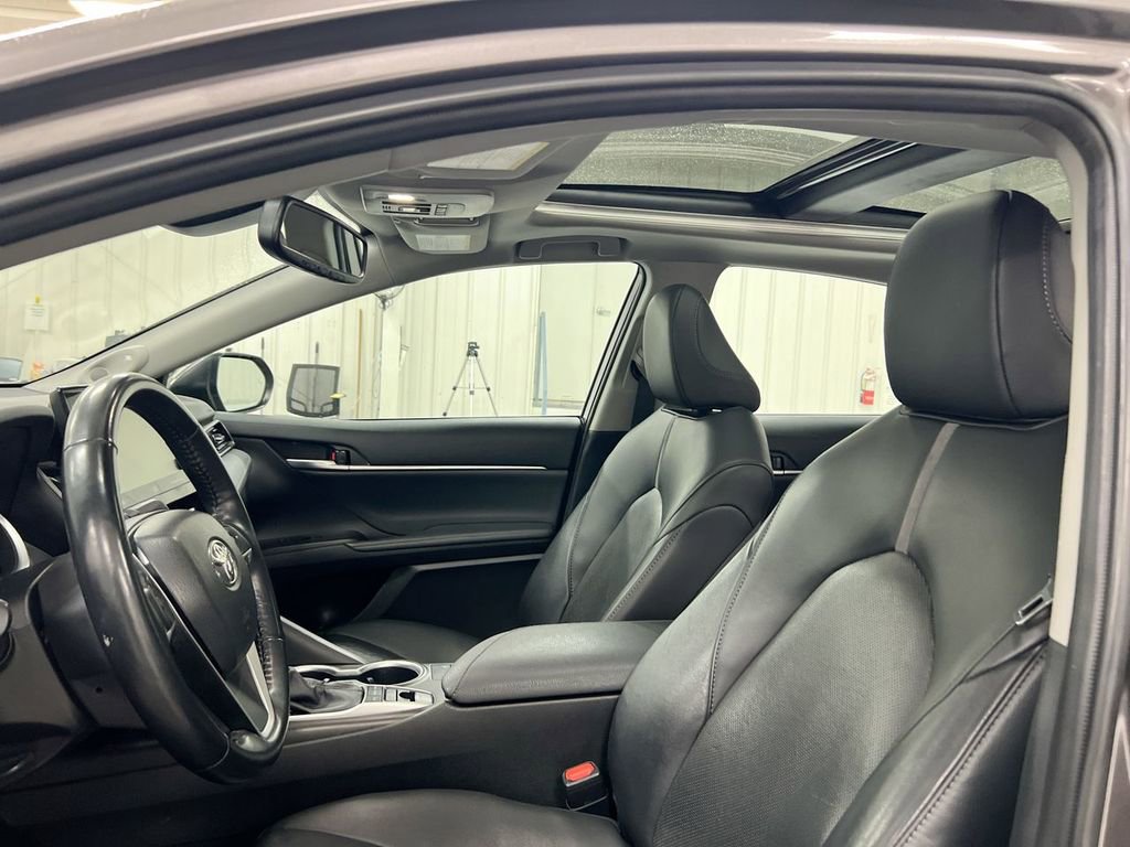Used 2024 Toyota Camry XLE w/ Navigation Package image 20