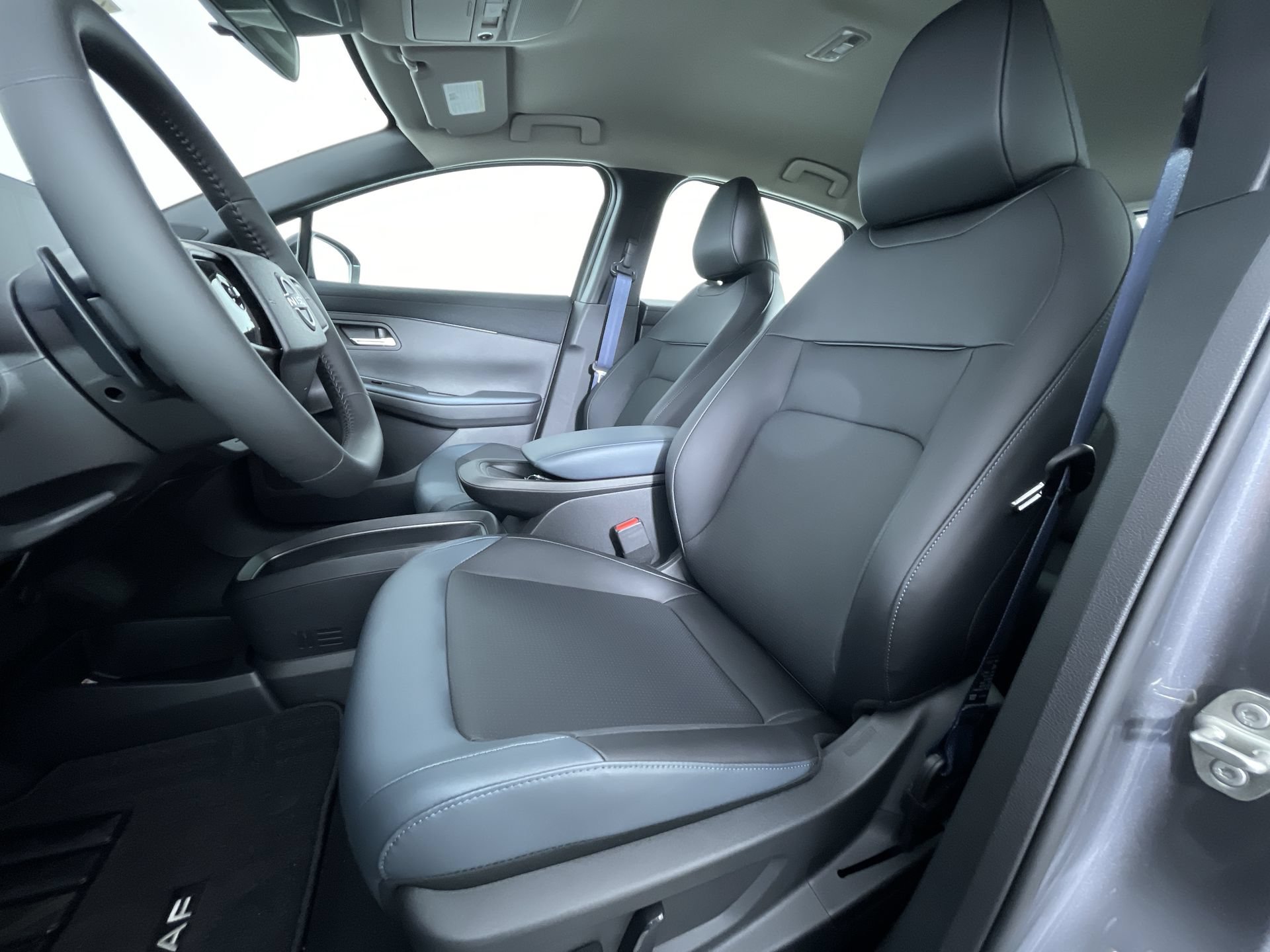 New 2026 Nissan Leaf SV+ w/ Floor Mat Package (SV+) FWD image 15