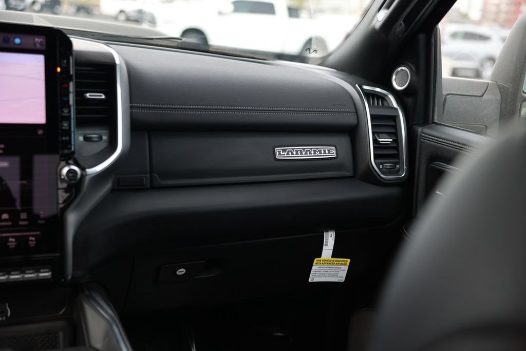 New 2026 RAM 3500 Laramie AWD/4WD image 27