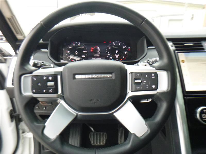 Used 2024 Land Rover Discovery S image 13