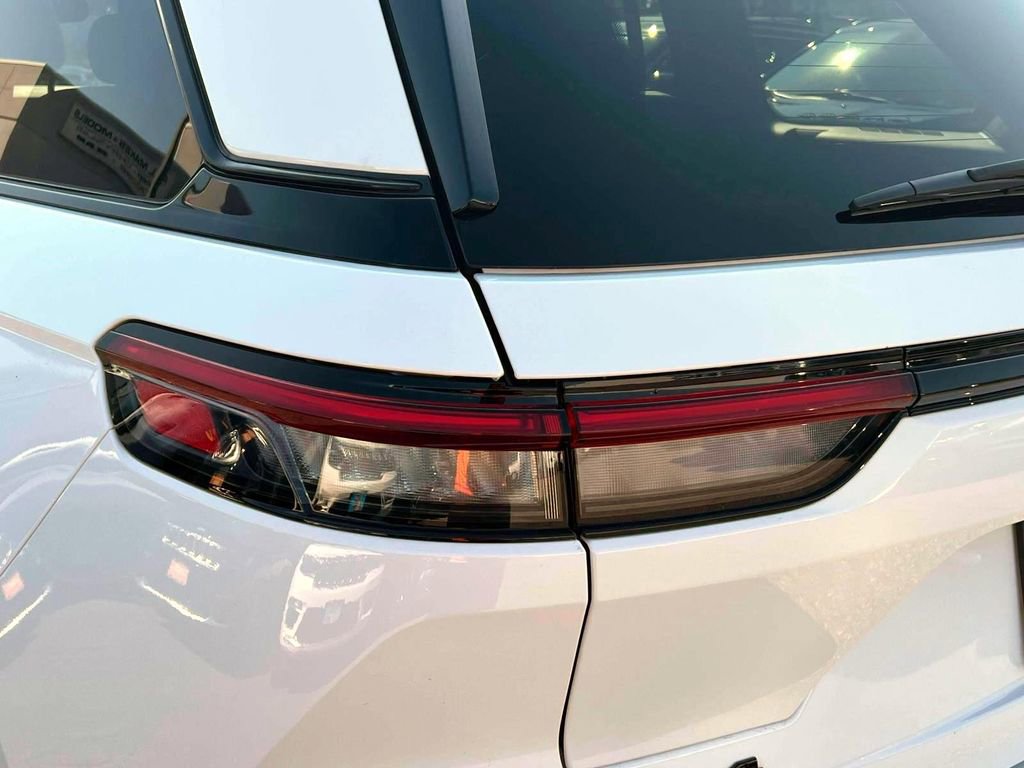 Certified 2023 Jeep Grand Cherokee Altitude image 10