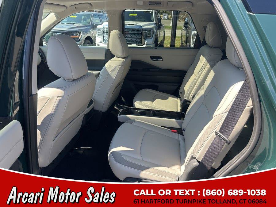 Used 2023 Nissan Pathfinder SL w/ SL Premium Package AWD/4WD image 17