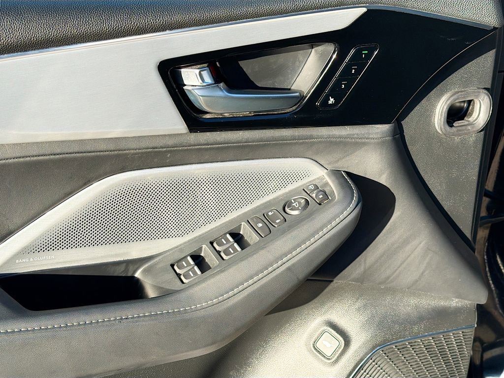 Used 2025 Acura MDX w/ Technology Package image 18