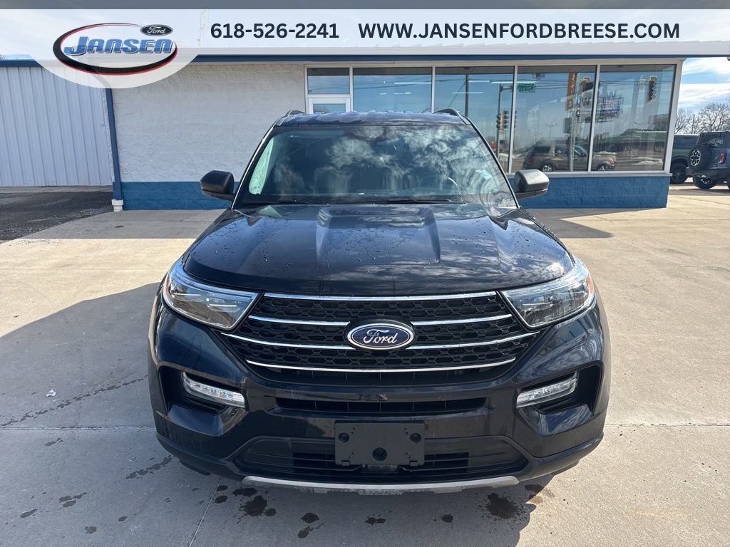 Used 2023 Ford Explorer XLT w/ Equipment Group 202A AWD/4WD image 2