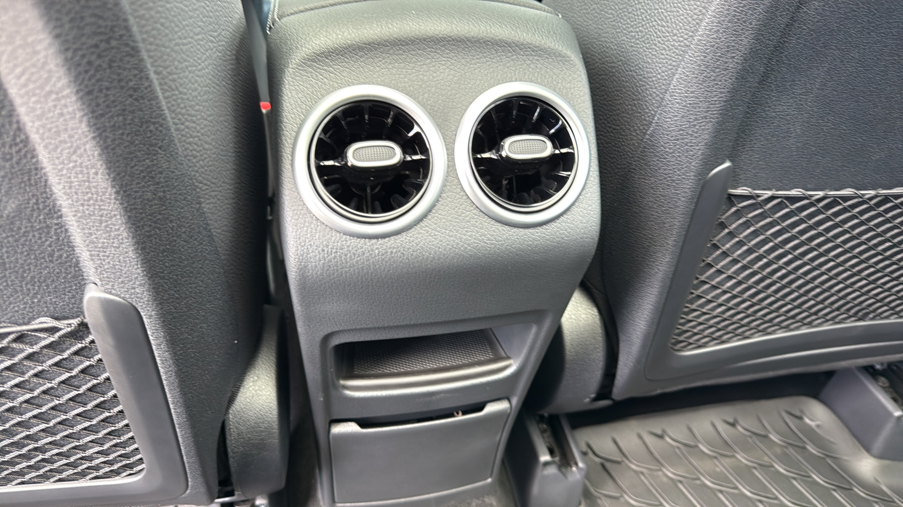 New 2026 Mercedes-Benz GLB 250 image 25