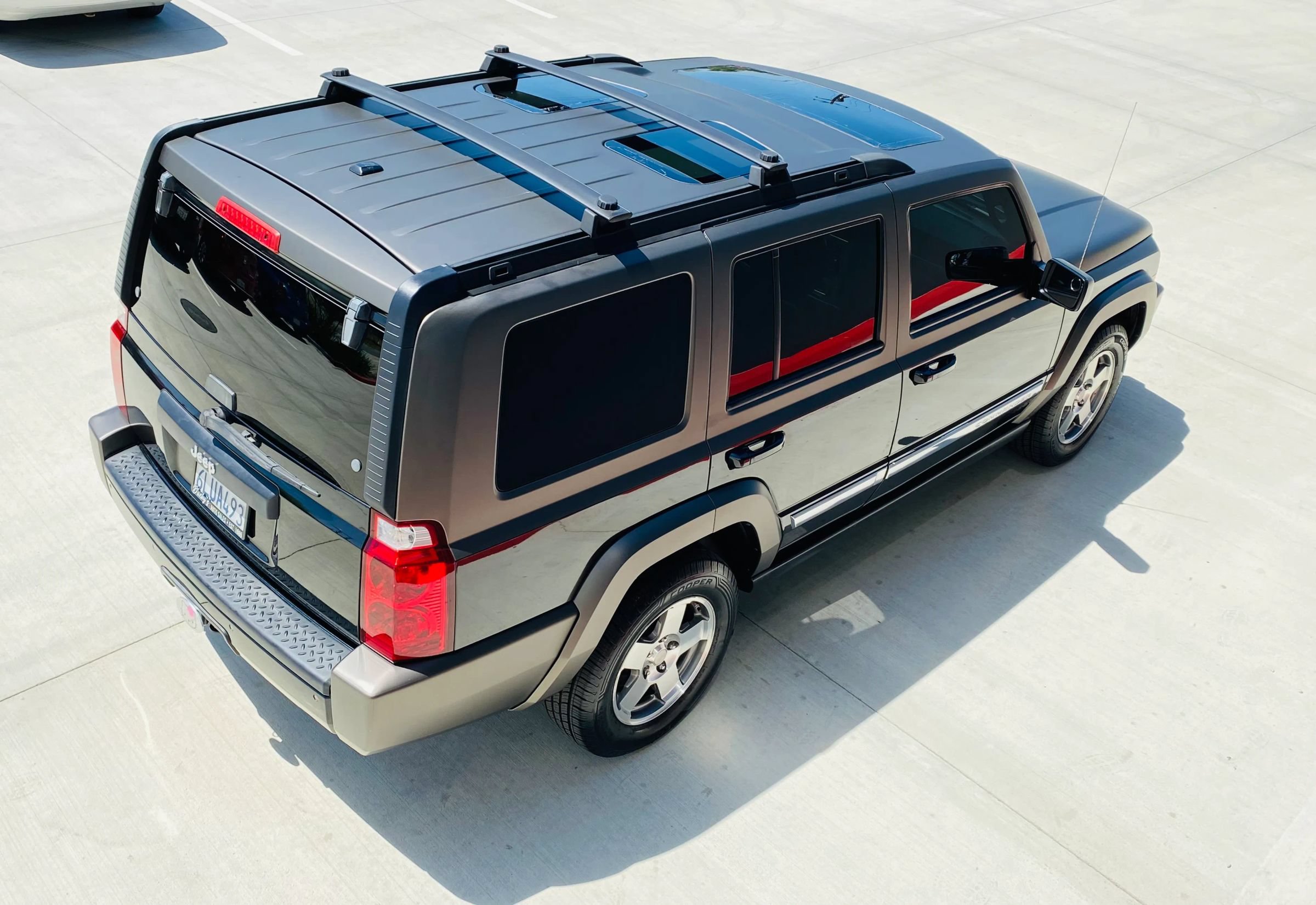Used 2010 Jeep Commander Sport w/ Sun/Sound Group RWD image 40