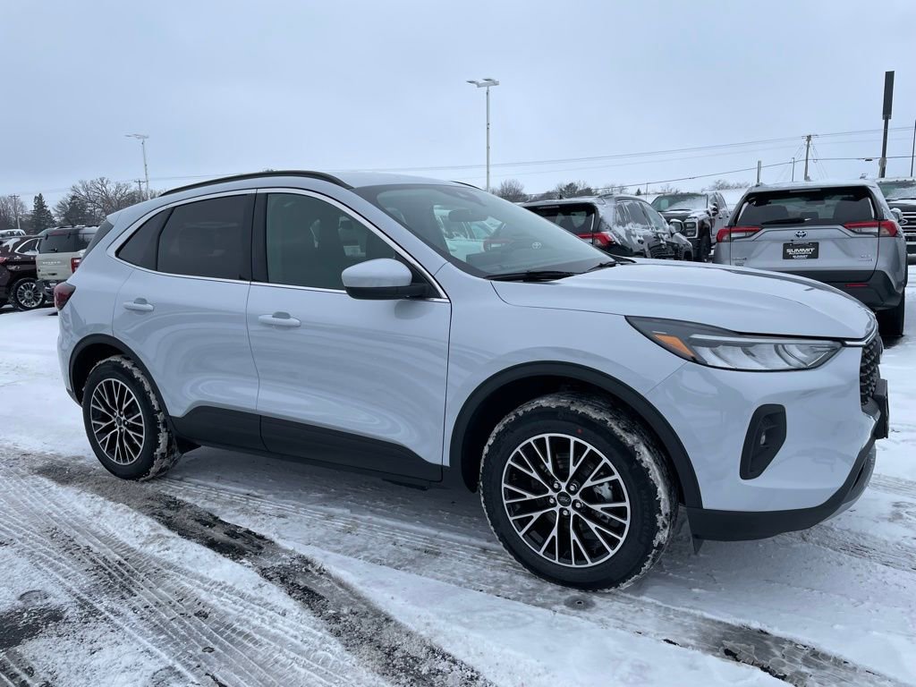 New 2026 Ford Escape SE image 2