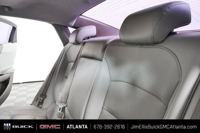 Certified 2018 Chevrolet Malibu Premier w/ Premier Sun and Wheel Package FWD image 23