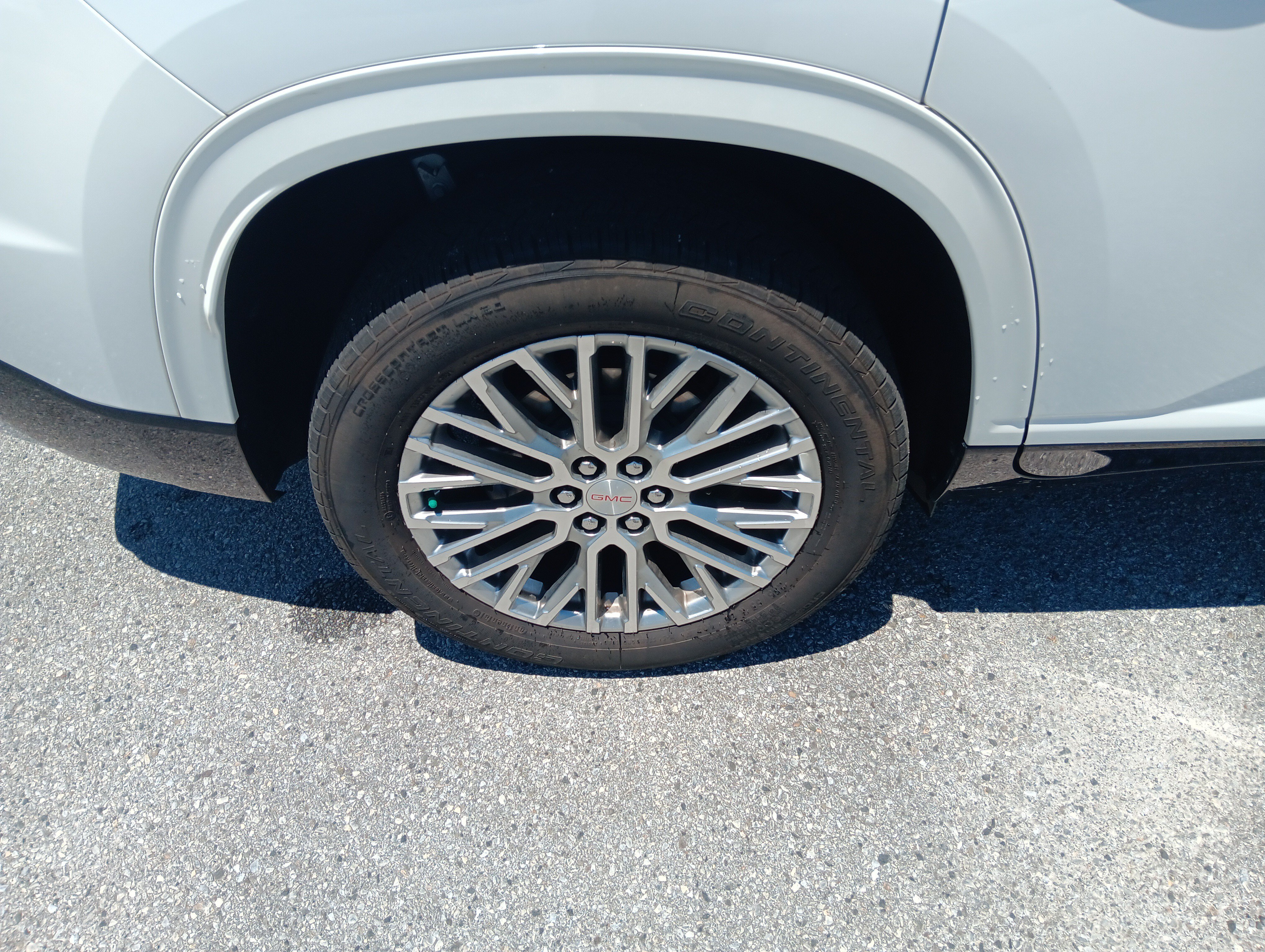 Used 2024 GMC Acadia Denali w/ LPO, Floor Liner Package FWD image 6