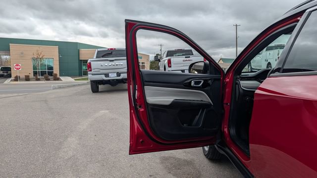 Used 2025 Jeep Compass Limited AWD/4WD image 30