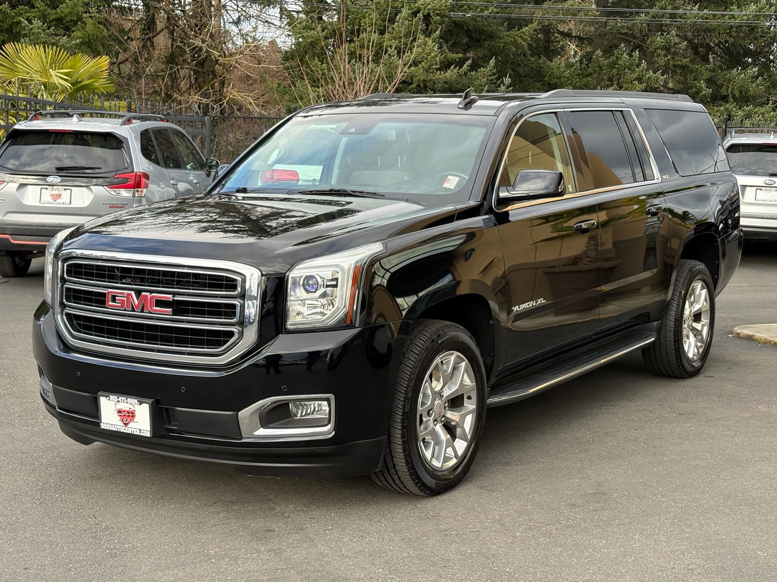 Used 2016 GMC Yukon XL SLT w/ Open Road Package AWD/4WD image 3