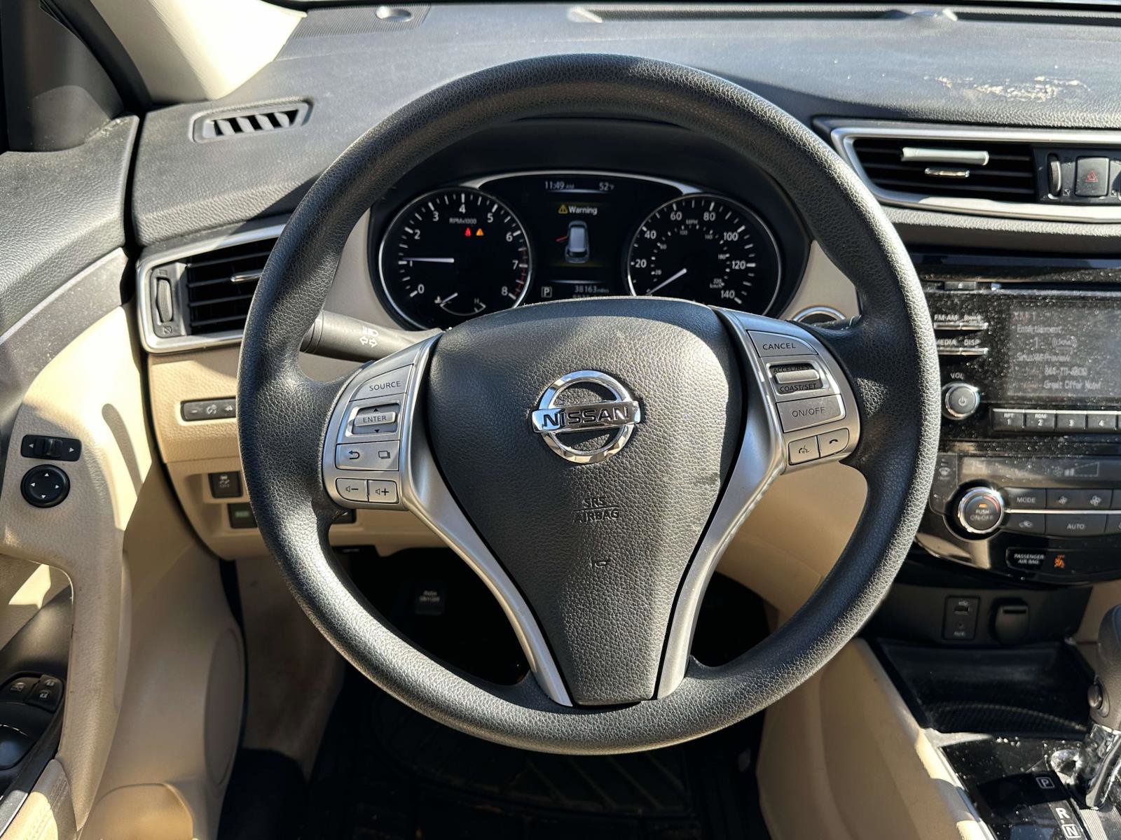 Used 2016 Nissan Rogue SV image 18