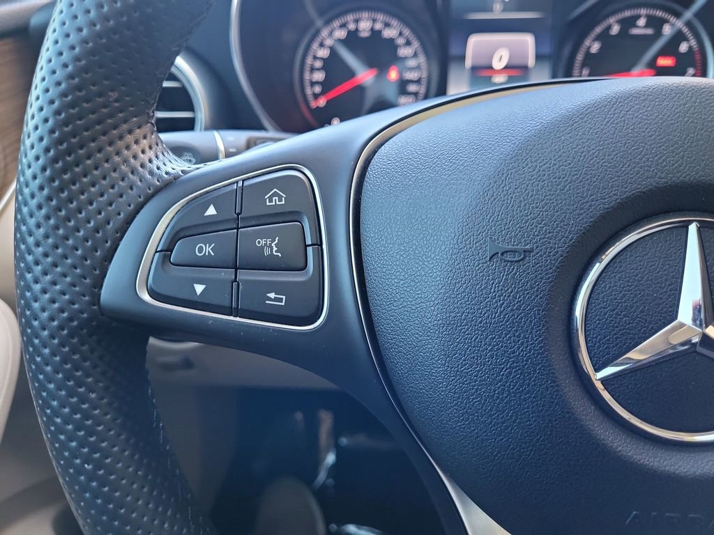 Used 2019 Mercedes-Benz GLC 300 4MATIC image 26