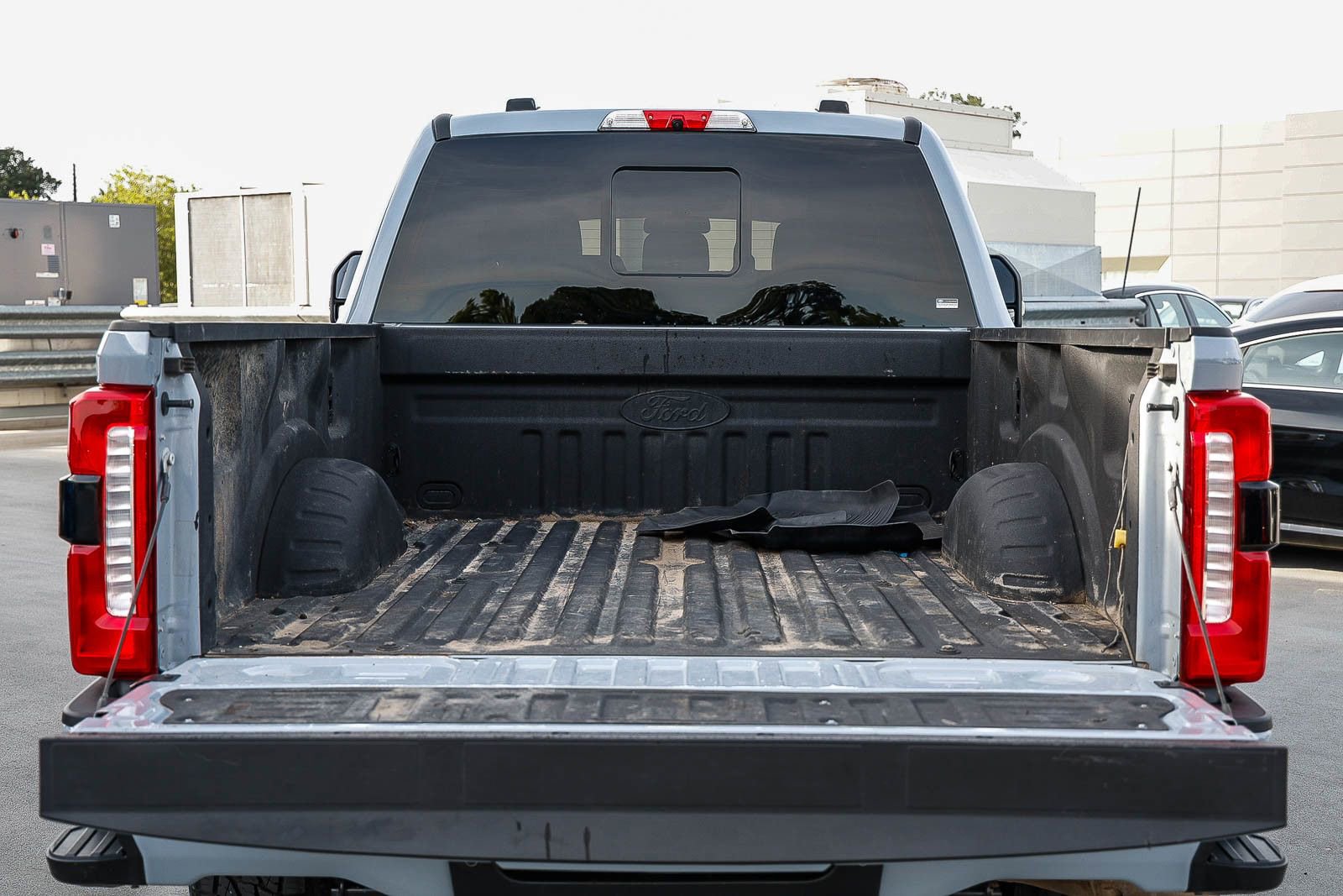 Used 2025 Ford F250 Lariat w/ Black Appearance Package AWD/4WD image 26