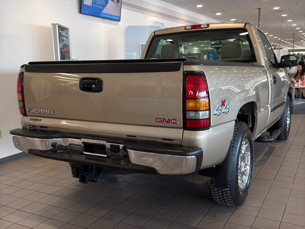 Used 2004 GMC Sierra 1500 BASE Regular Cab w/ Light Duty Power Package image 4