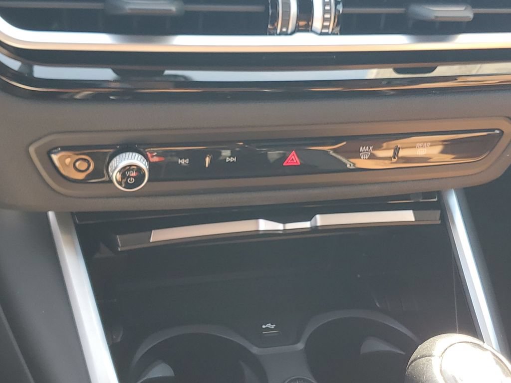 Used 2024 BMW M2 w/ Lighting Package RWD image 33