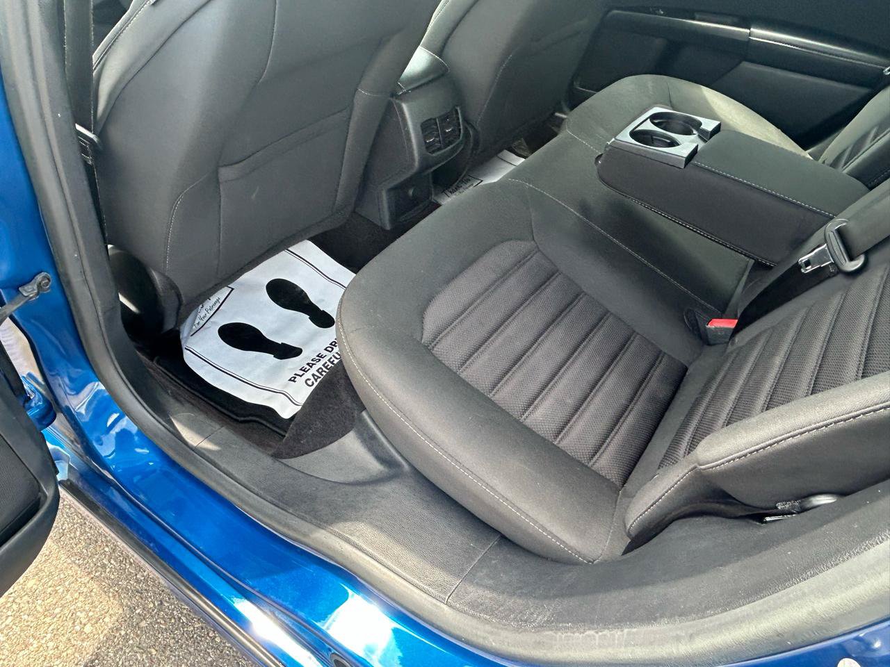 Used 2017 Ford Fusion SE w/ Fusion SE Technology Package FWD image 9
