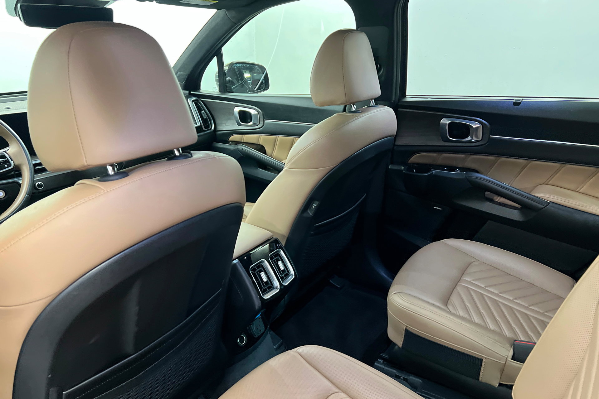 Used 2024 Kia Sorento SX Prestige w/ Olive Brown Leather Package image 20