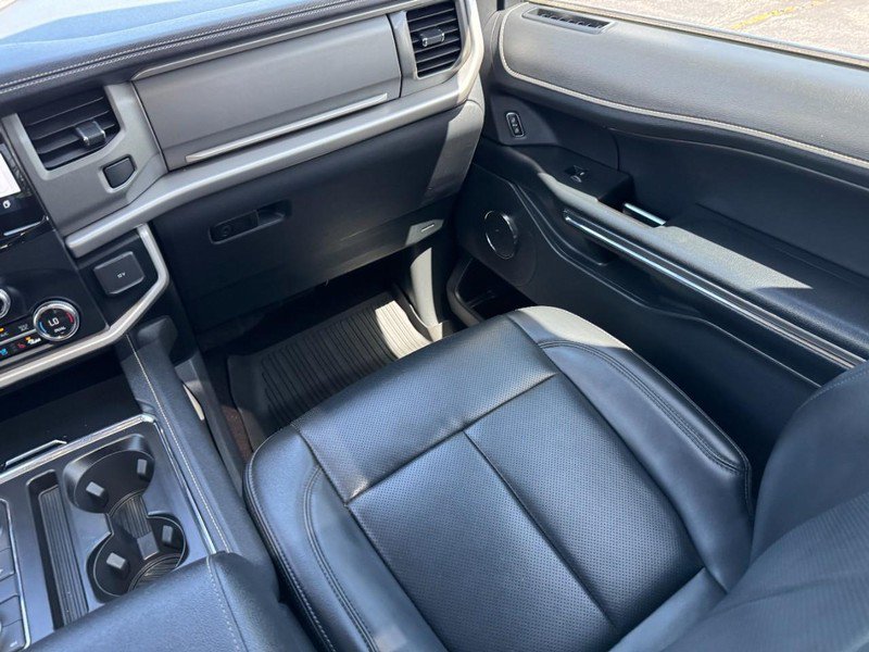 Used 2023 Ford Expedition XLT AWD/4WD image 16