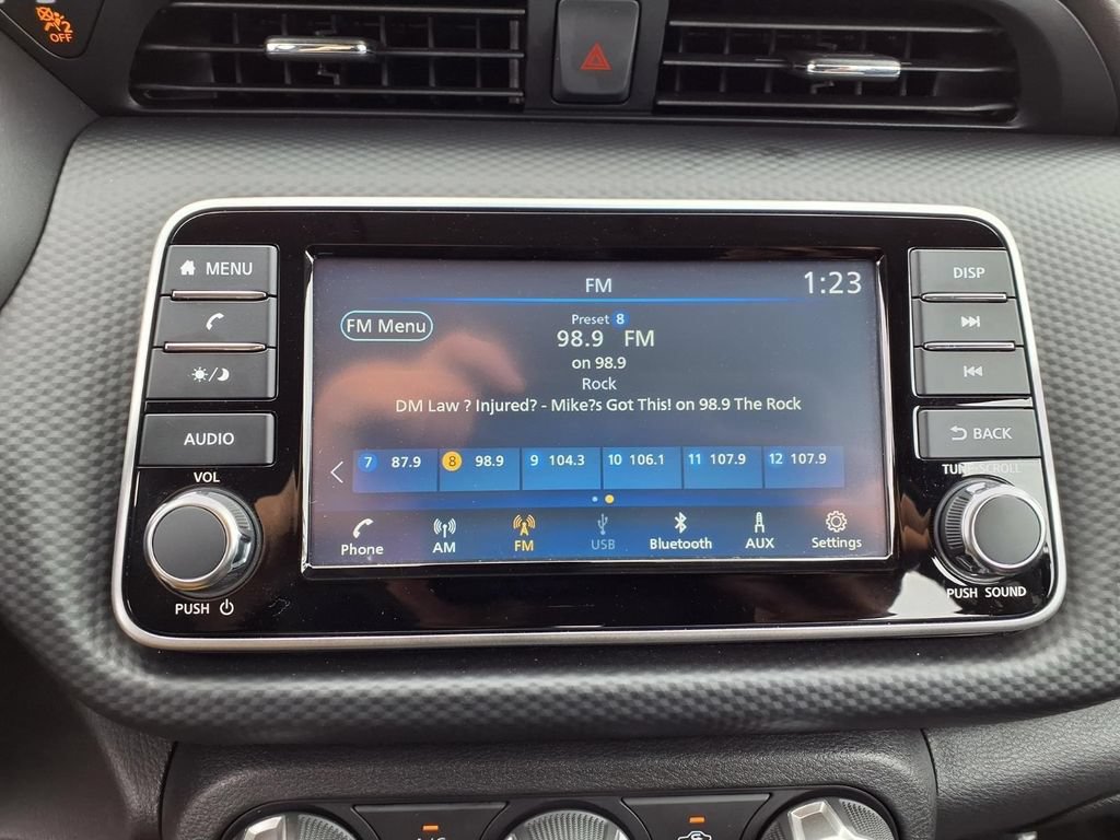 Used 2025 Nissan Kicks Play S FWD image 5