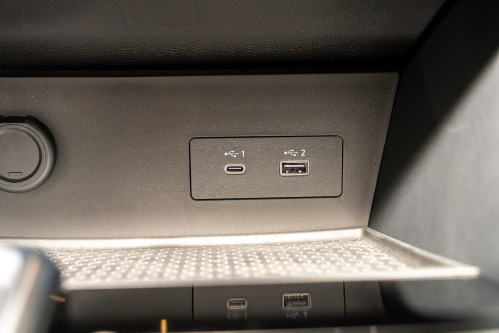 New 2025 Nissan Pathfinder SV w/ Black Appearance Package image 18