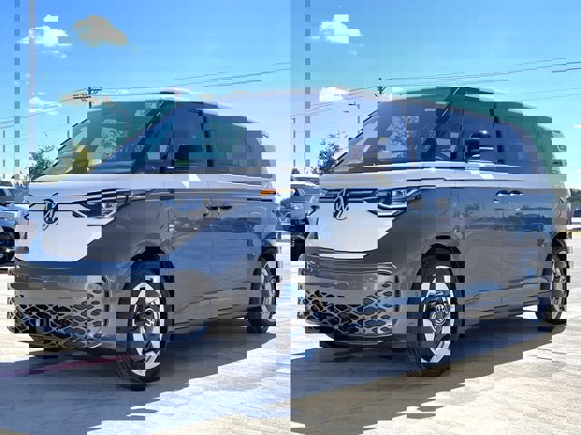 New 2025 Volkswagen ID. Buzz Pro S video 2