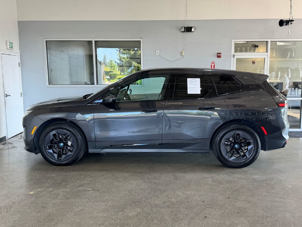 Used 2024 BMW iX xDrive50 AWD/4WD image 7