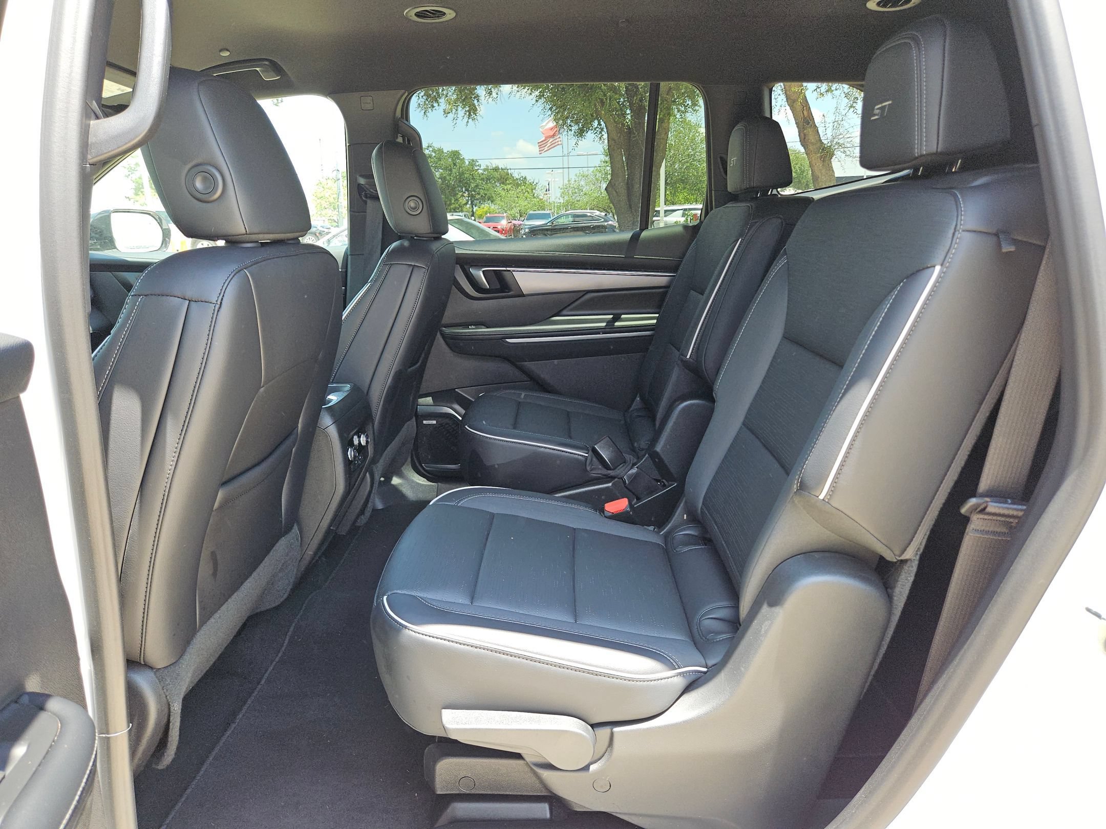 Certified 2026 Buick Enclave Sport Touring FWD image 14