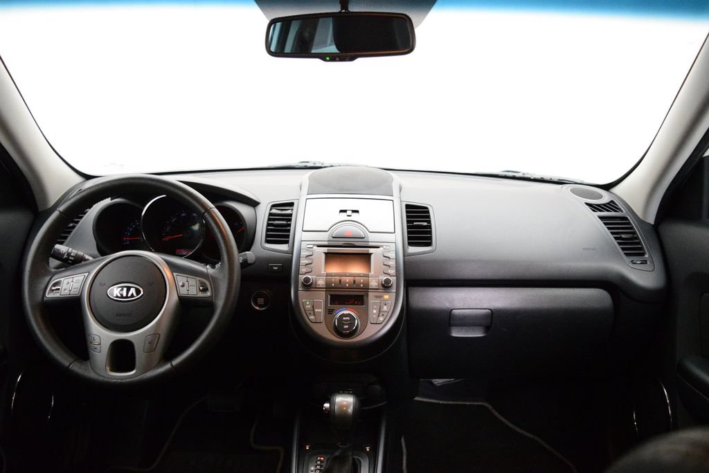 Used 2011 Kia Soul + FWD image 17