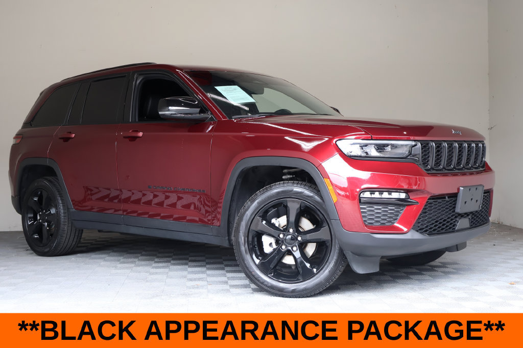 Used 2025 Jeep Grand Cherokee Limited w/ Black Appearance Package AWD/4WD image 2
