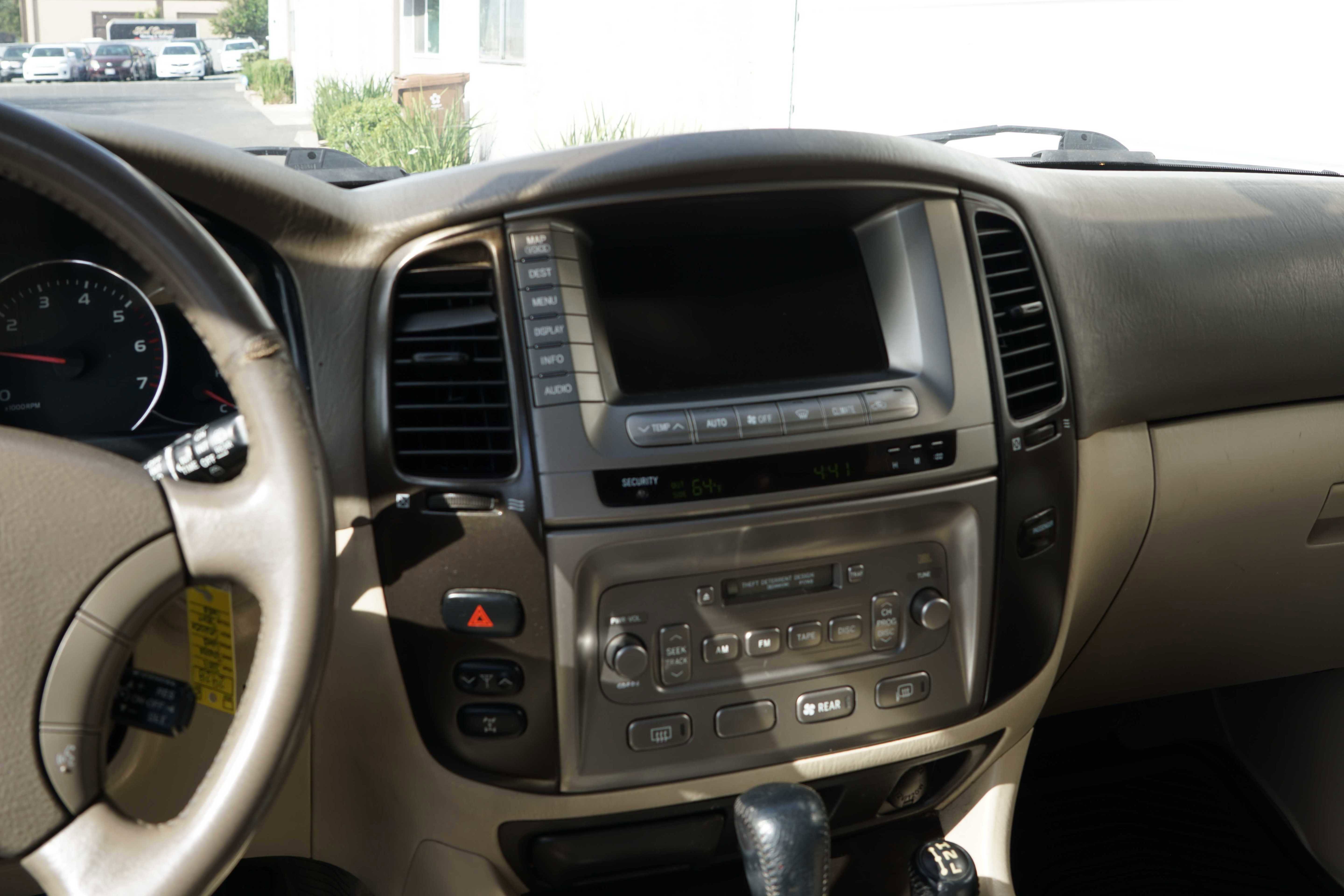 Used 2003 Toyota Land Cruiser image 44