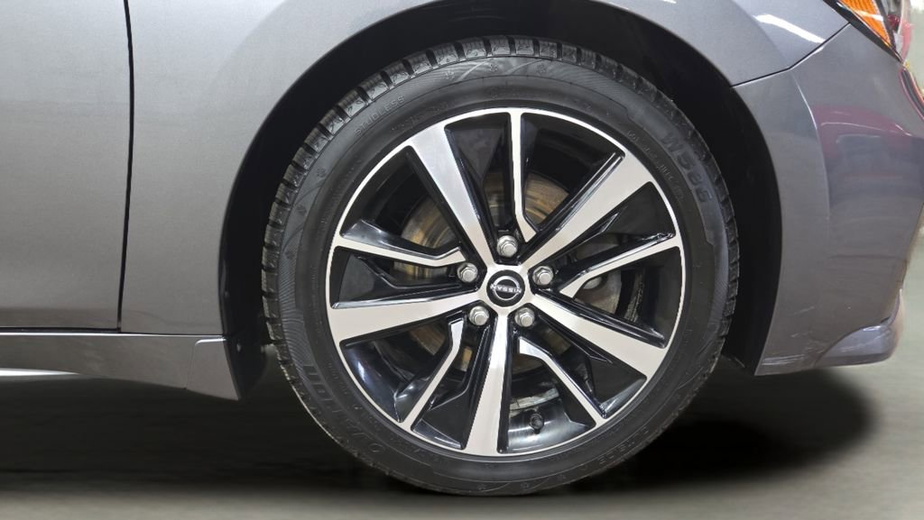 Used 2023 Nissan Maxima SL FWD image 33