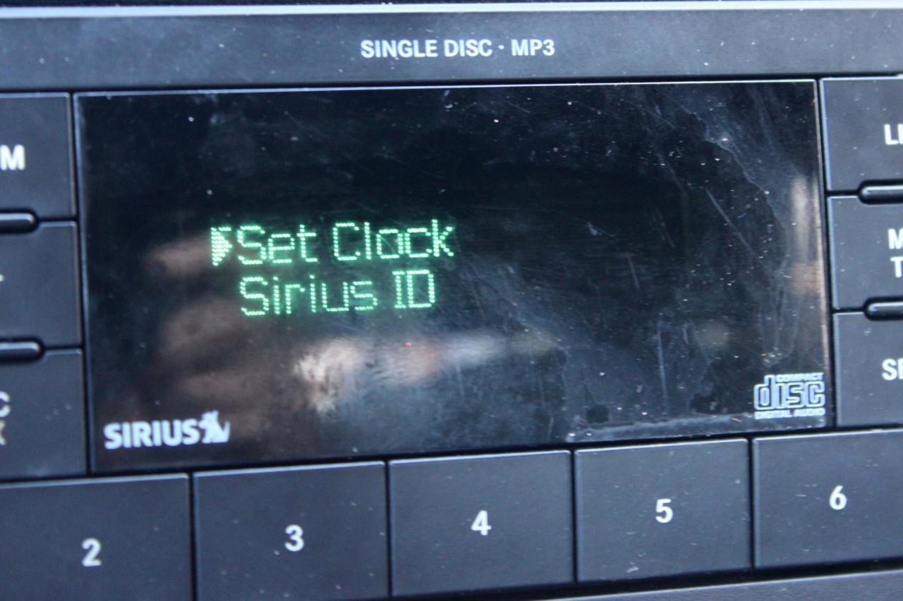 Used 2014 Dodge Avenger SE image 30